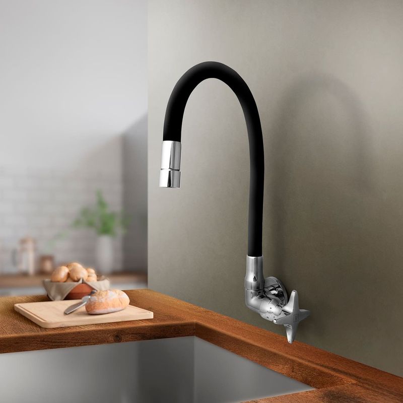 Llave-de-lavadero-con-pico-flexible-negro-sestri-vainsa